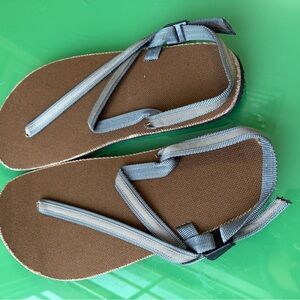 Earth Runners NWOT Men's Circadian Sandals